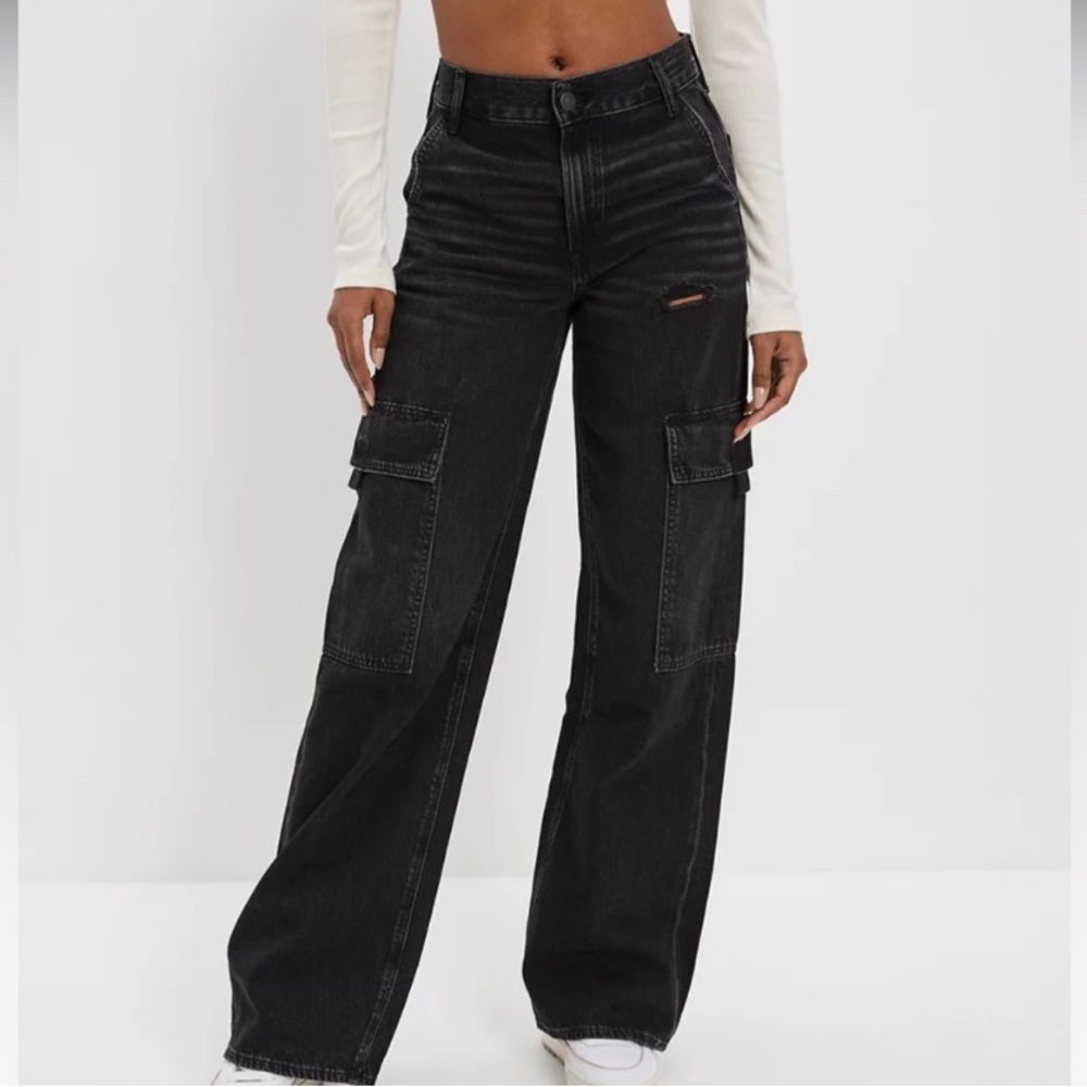 Trending American Eagle Super High-Waisted Cargo Baggy Wide-Leg Skate Jean